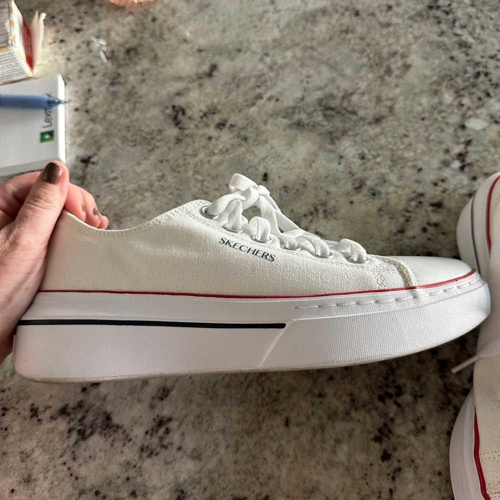 Skechers White Sneakers with Red Details - Picture 2 of 6